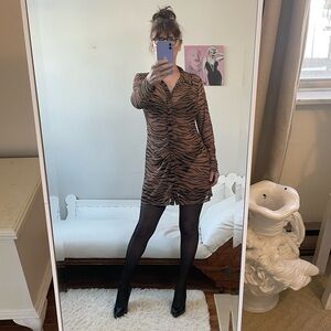 LOMG SLEEVE SHEER MESH TIGER PRINT DRESS BUTTON FROMY COLLAR STRETCH WILD FABLE